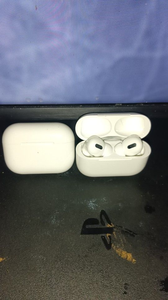 Airpods Pro (Almost Brand New, No Box)