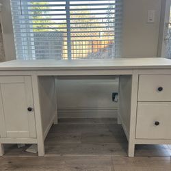 White wooden Desk