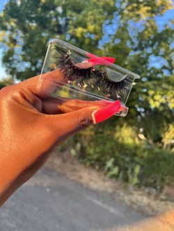 Hood Barbie Butterfly Lashes