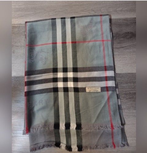 Burberry Gray 100% Cashmere Scarf