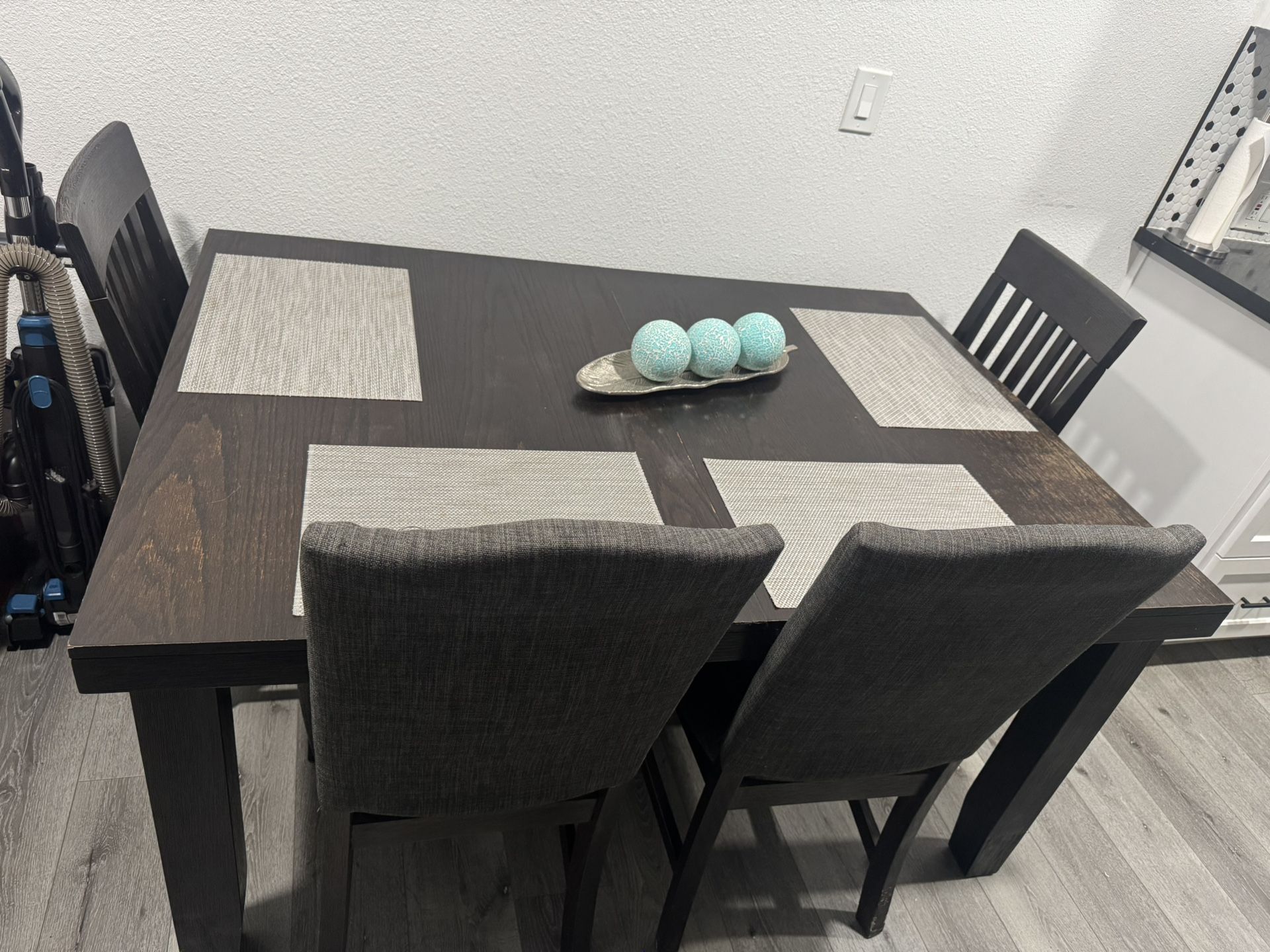 Kitchen Table For The Low 📲📲📲