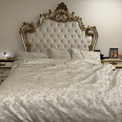 Elegant Victorian-Style BED 