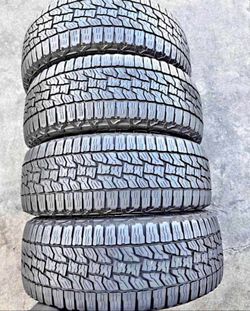 225/55/17 Falken Selling a set of 4 tires in excellent condition 🫡