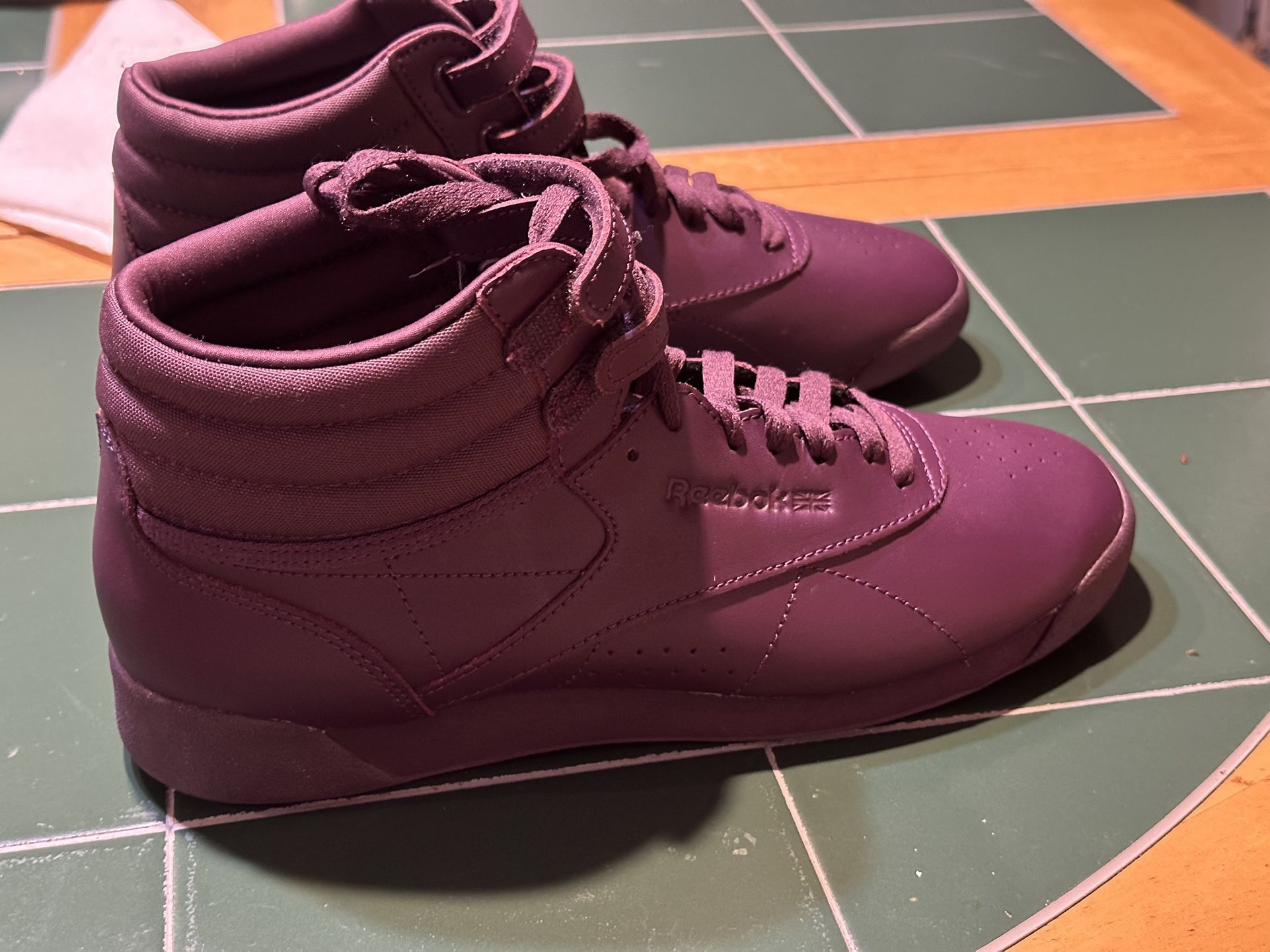 Nwot Reebok Freestyle Purple Size 10