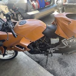 Ninja Kawasaki 2000 250R 