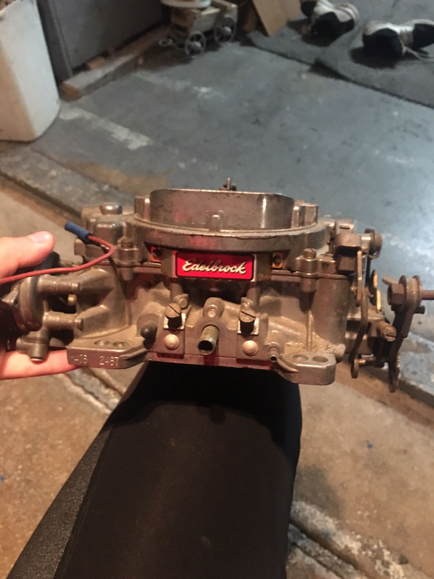 Edelbrock carburetor