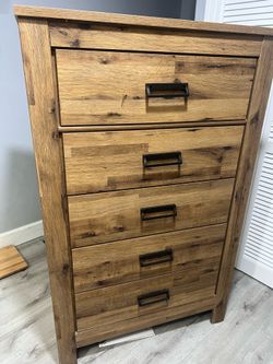 Ashley Cinrey 5 Drawer Dresser