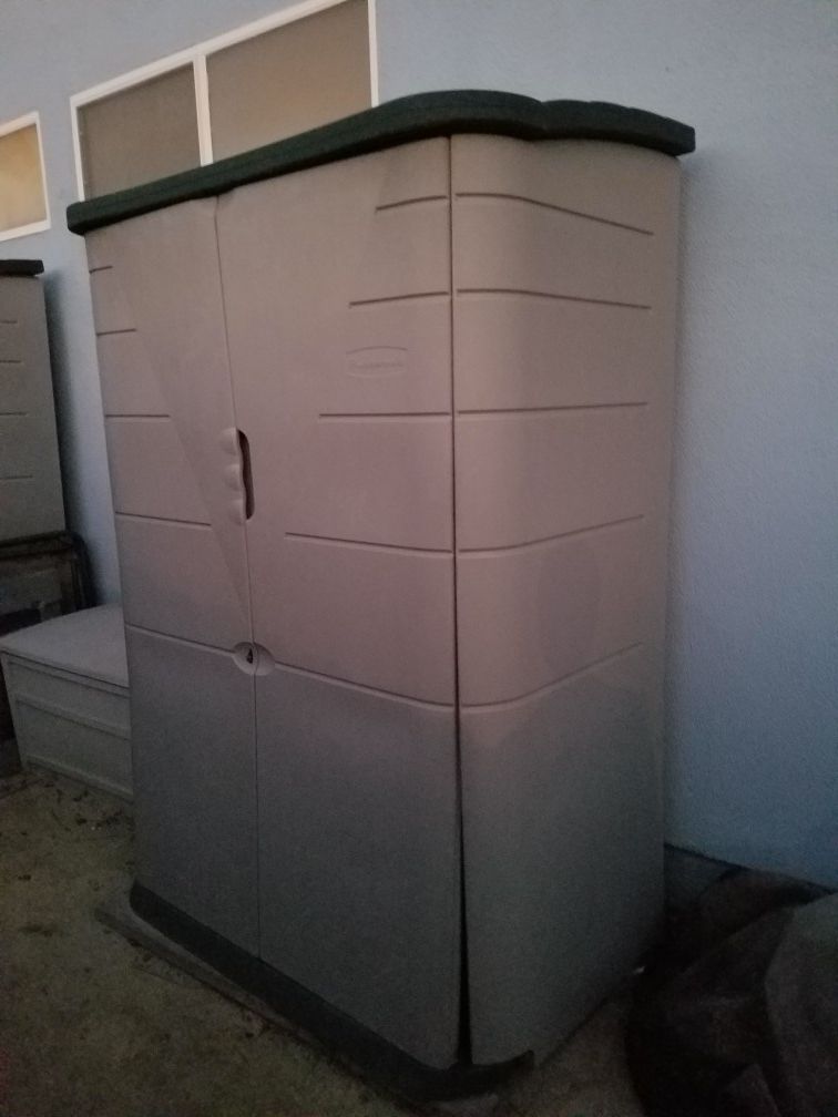 Rubbermaid 4' shed