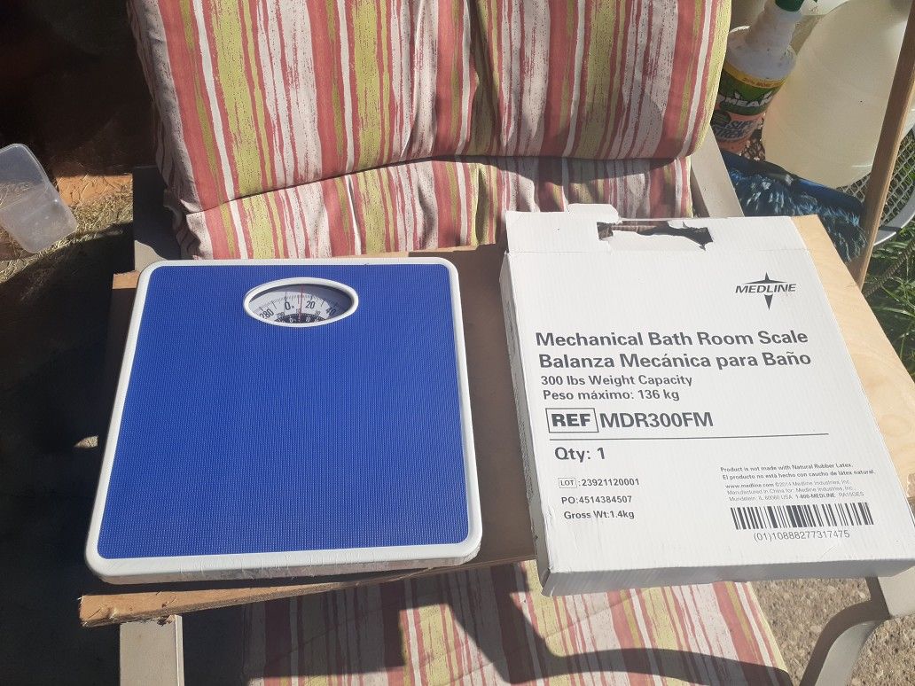 Bathroom scale 300lbs $35