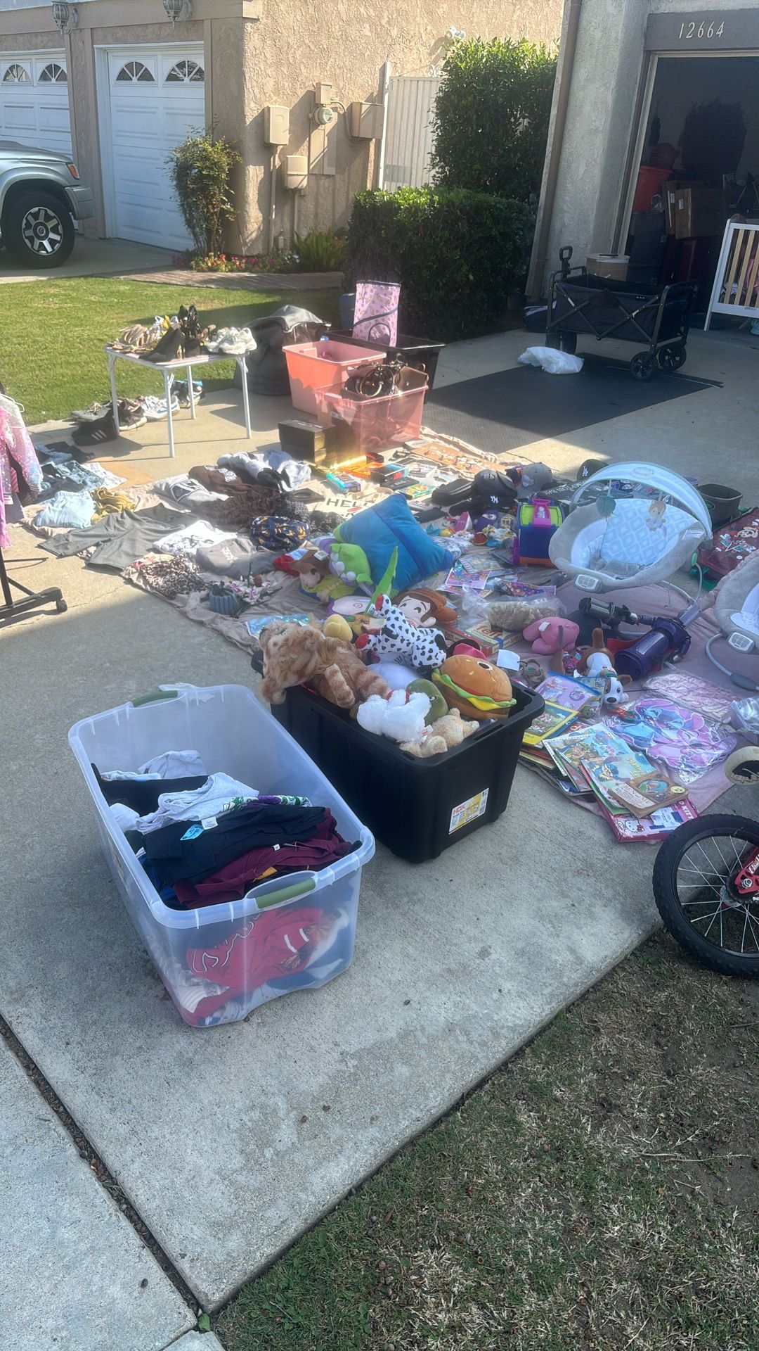 Yard Sale Oct 26 1-9pm