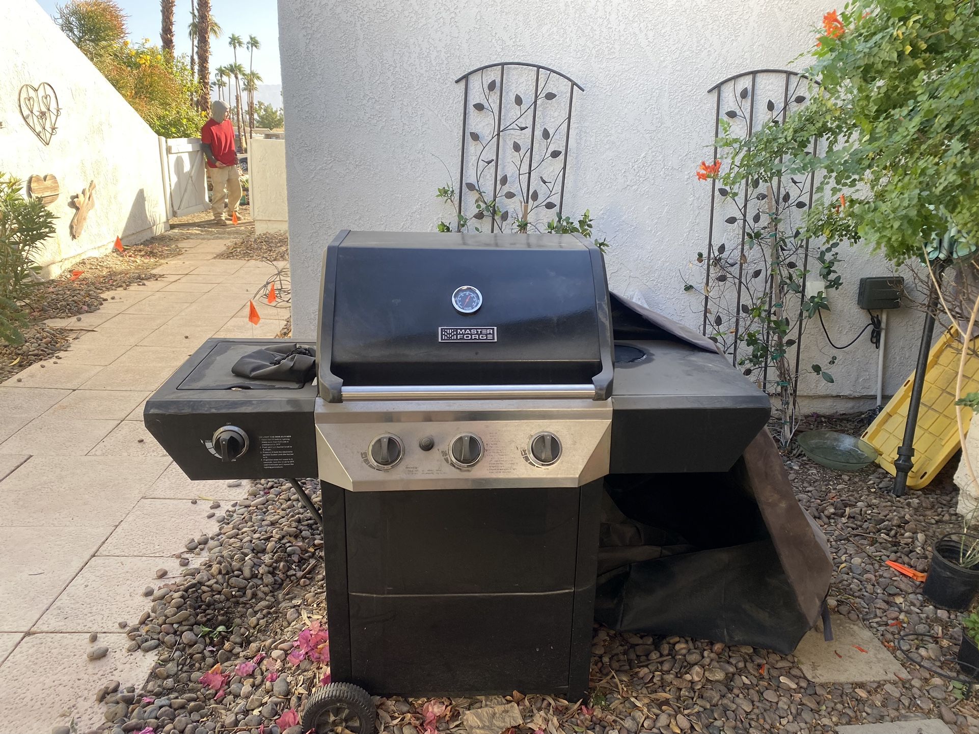 Elegant Master Forge Gas BBQ With Cover