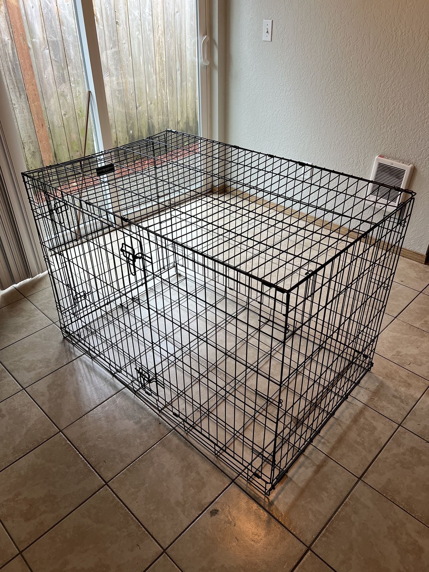 Extra Large Dog Crate/Cage. 48x30x32 for Sale in Lacey, WA OfferUp