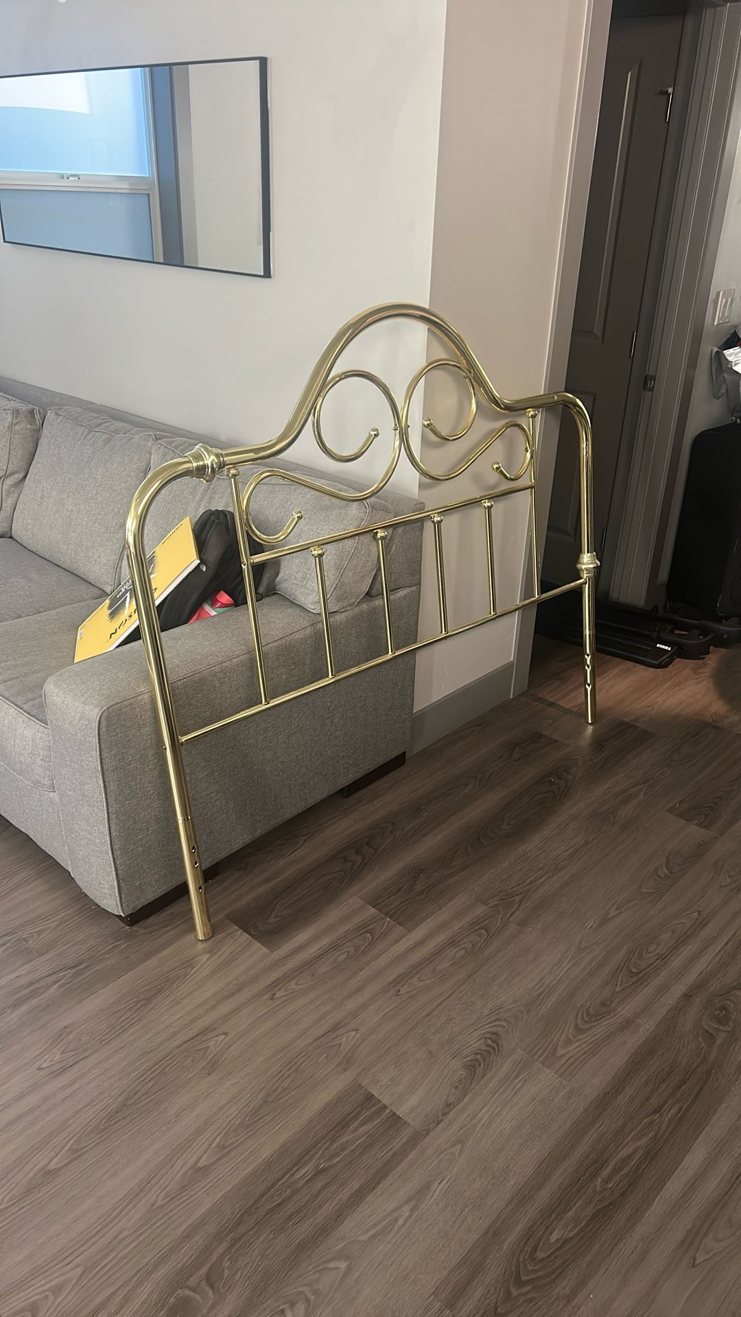 headboard 