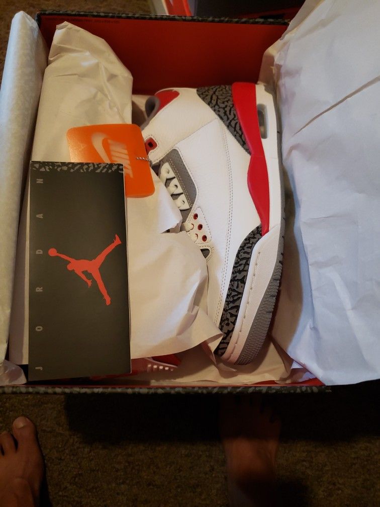 Air Jordan 3 Retro Fire Red 2022 Size 9.5M