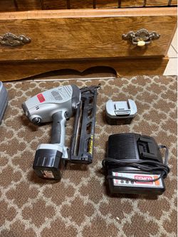 SENCO AirFree 41 Cordless Finish Nailer Kit w/ 2 Batteries & Charger