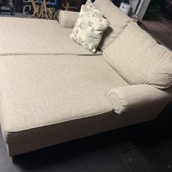 Chaise Lounge Oversized- Great Condition 