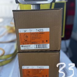 Bridgeport T-42CG 3/4" conduit body assemblies (total 33)