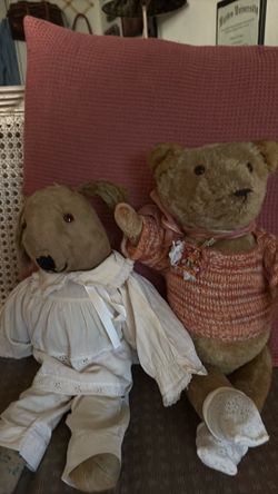 Vintage bear couple