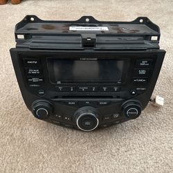 Honda 2003-05 Stereo And Climate Control Unit  