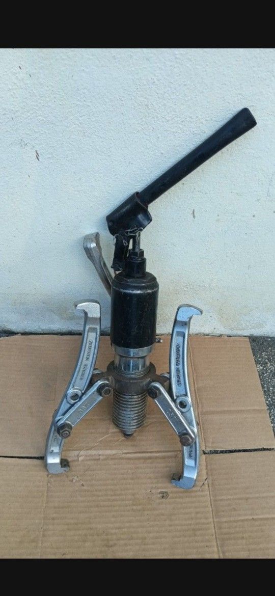 Hydraulic Gear Puller 10 Ton (It's Available)