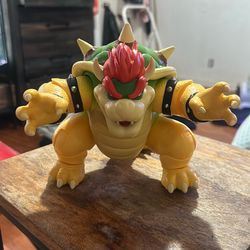 Bowser that throws smock