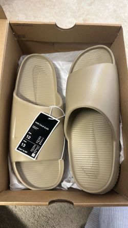 Nike Calm Men’s size 13