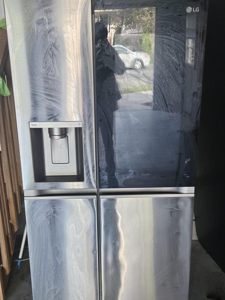 LG "Knock Knock" Refrigerator