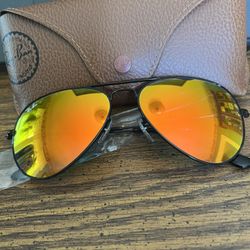 Ray Ban Aviators 58mm. Black Frame With Orange Mirror Lenses. Brand New. 