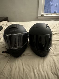 2 Motorcycle Helmets