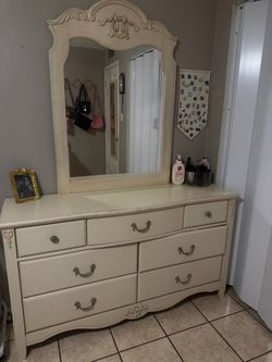 Vintage cream dresser with mirror