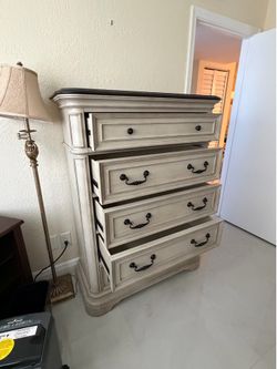 Dresser Chest Solid Wood MOVING EVERYTHING MUST GO