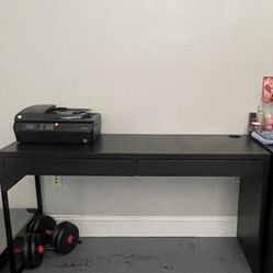 Black Desk 