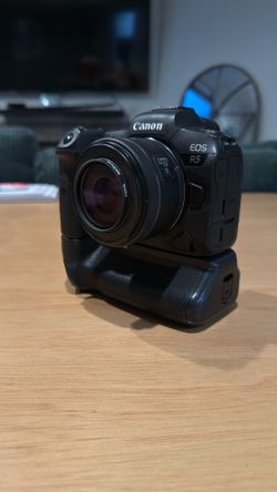 Canon R5 / Battery Grip / Cage / batteries