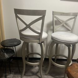 Set of 2 Swivel Bar Stools  30 Inch