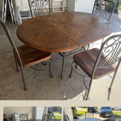 Dining/Kitchen Table 