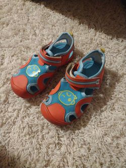 Girl shoes