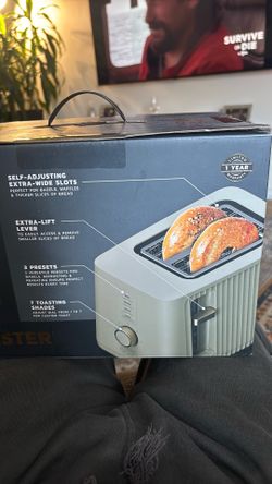 2-Slice Toaster with Extra-Wide Slots