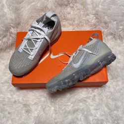 Air Vapormax Size 7 Womens
