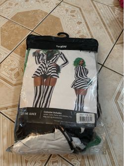 Women's Beetlejuice costume size Medium//Large