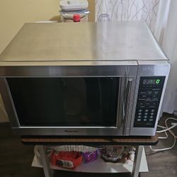 Magic Chef Microwave. 