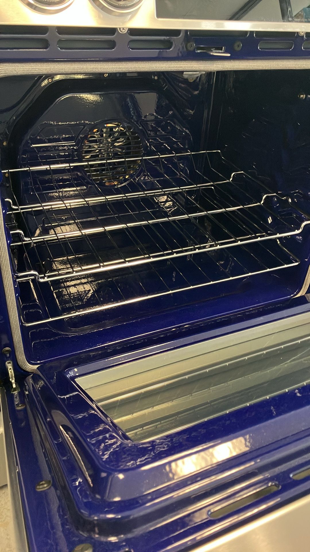 💥Great Deal💥6.3 cu. ft. Smart Slide In Gas Range with ProBake Convection & Air Sous Vide in Print