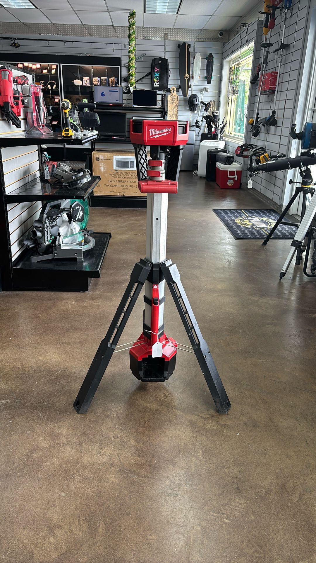 Milwaukee Light Stand