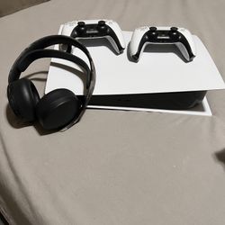 PlayStation 5, Xbox One, Oculus 