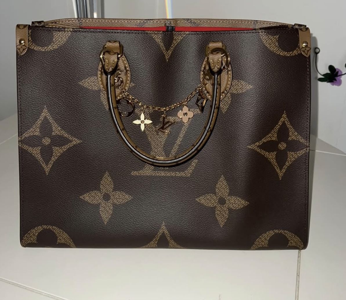 Louis Vuitton OnTheGo MM