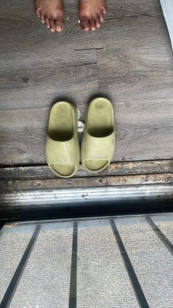 Bage yeezy slides