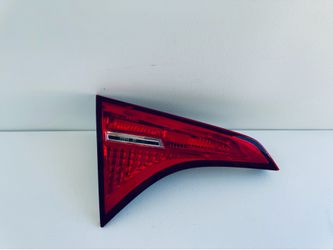 2017-2019 Toyota Corolla Left Trunk Lid Mounted Taillight OEM (226)