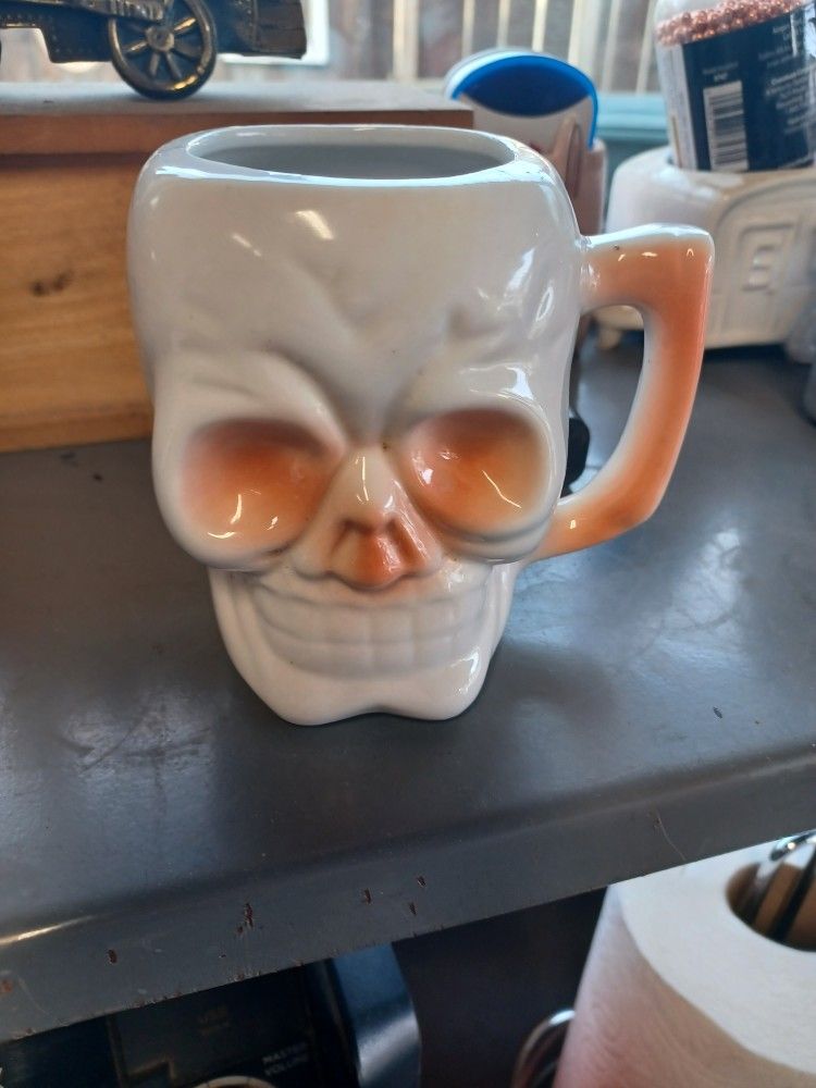Tiki skull mug 