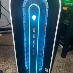 Alienware Aurora R11 Gaming PC – i7 / RTX 2070 Super / 32GB RAM / 3TB SSD