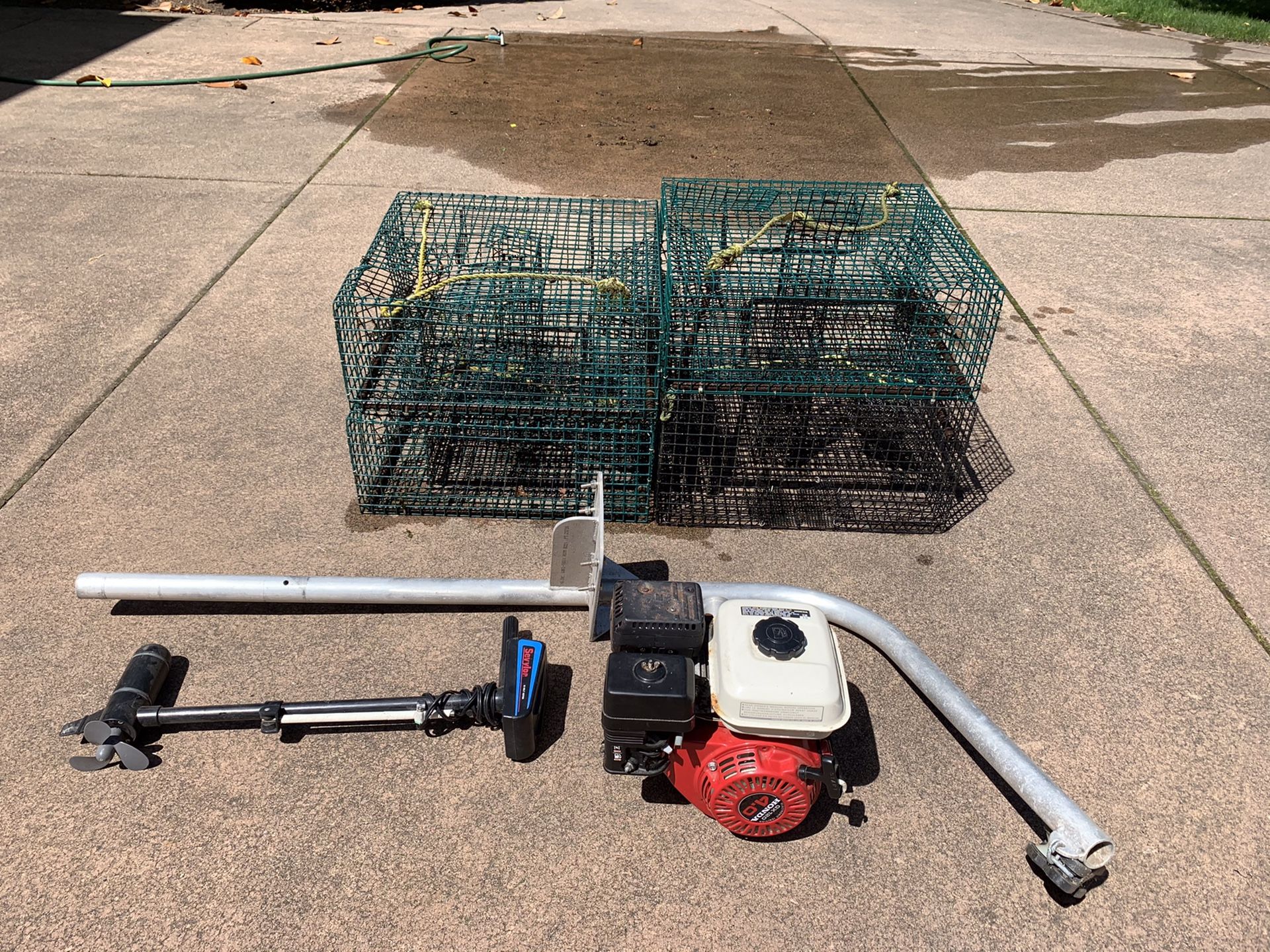 4 Shrimp Pots, Honda Puller, Davet and Trolling Motor for Sale in Maple Valley, WA OfferUp