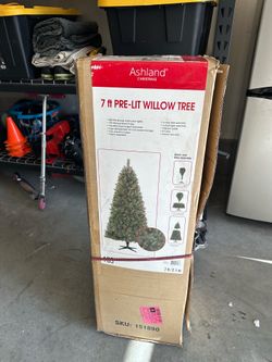 Pre Lit 7ft Artificial Christmas Tree
